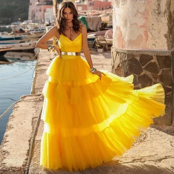 Geltona Pakopų Susiėmę Tiulio Prom Dresses V-Kaklo Spageti Dirželis Plisuotos Vakarinę Suknelę Vestuves Suknelė 2023 Užsakymą